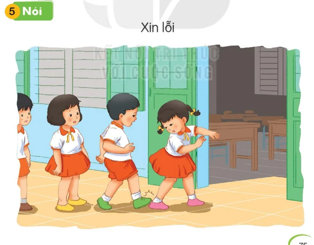 bạn gái đi vào lớp va phải bạn trai.