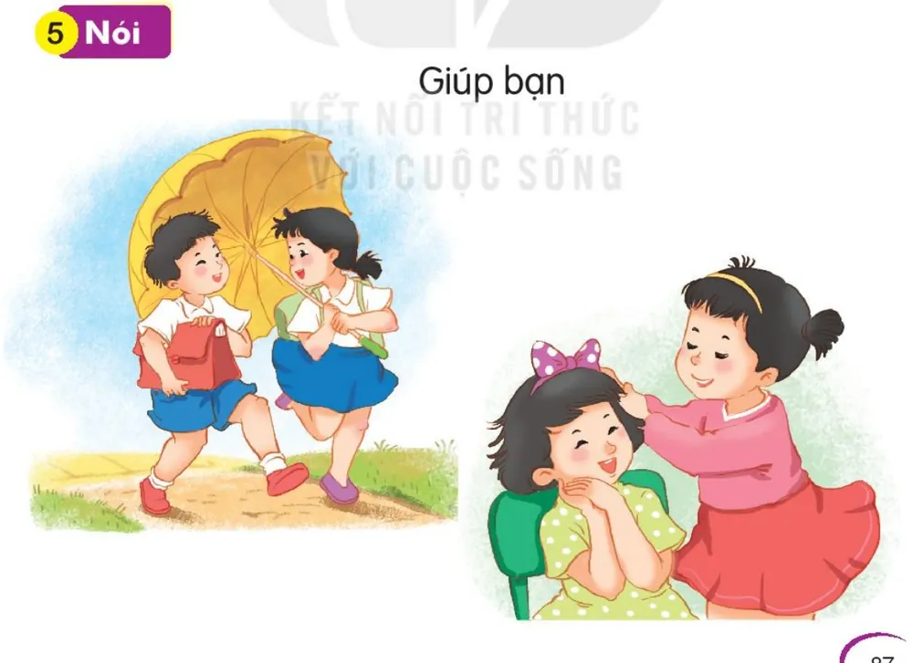 hai bạn che chung ô; một bạn chải tóc giúp bạn khác.